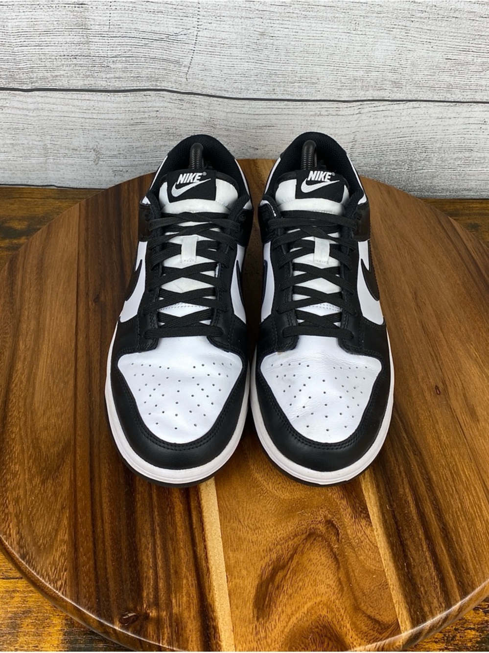 Nike Woman’s Black White Low-Top Athletic Sneakers - Picture 8 of 12